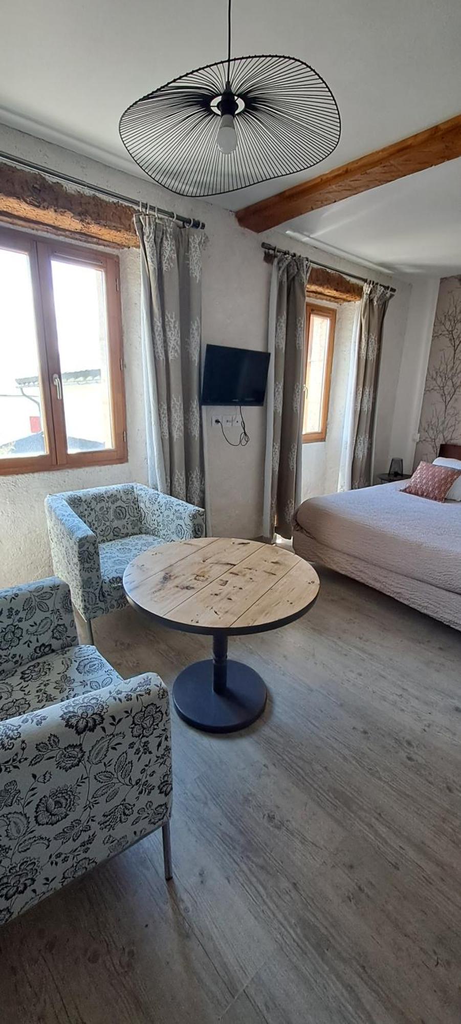 Le Grenier Des Moineaux Bed and Breakfast Font-Romeu-Odeillo-Via Kamer foto